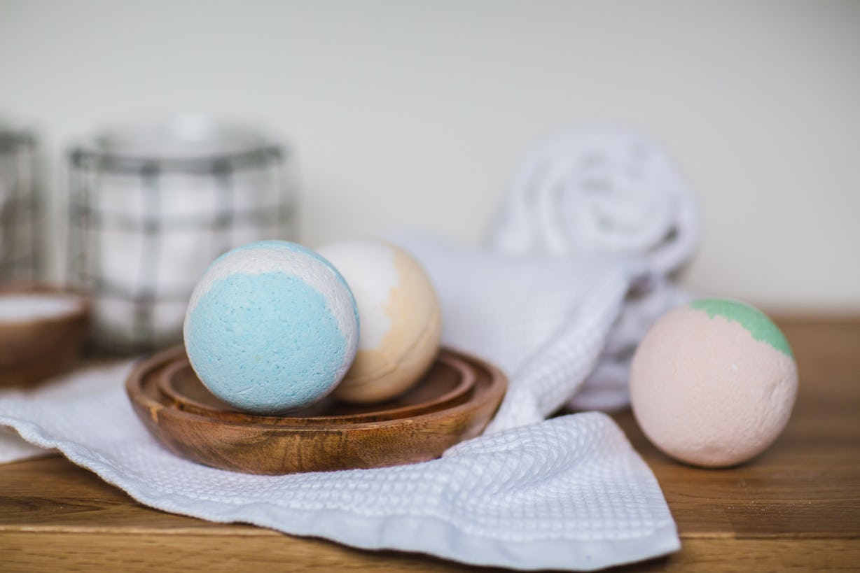 Can You Use Bath Bombs While You're Pregnant? Because It's The Little