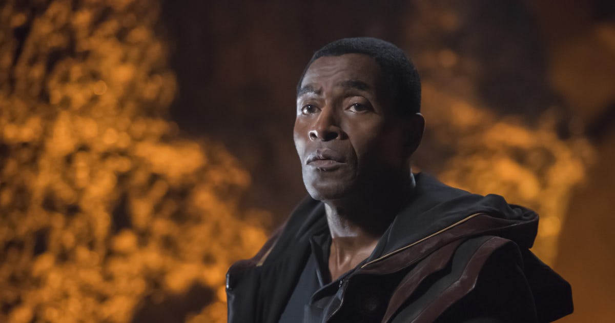 Who Is J Onn J Onzz S Father On Supergirl He Could Help His Son Defeat A New Villain