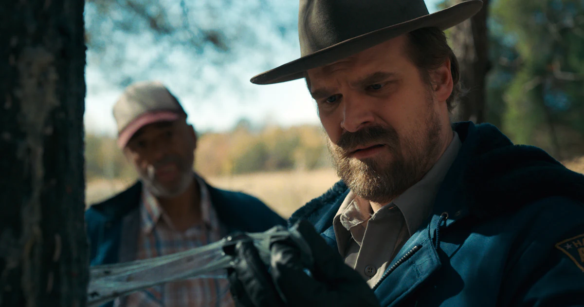 Does Hopper Die In Stranger Things Season 2 Fans Are Worried That Does Hopper Die In Stranger Things Season 2 Fans Are Worried That