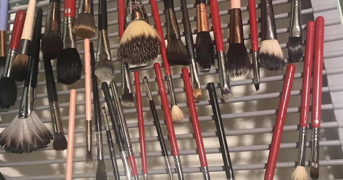 This Makeup Brush Drying Rack Is Seriously Genius - How Long Do Makeup Brushes Last Reddit