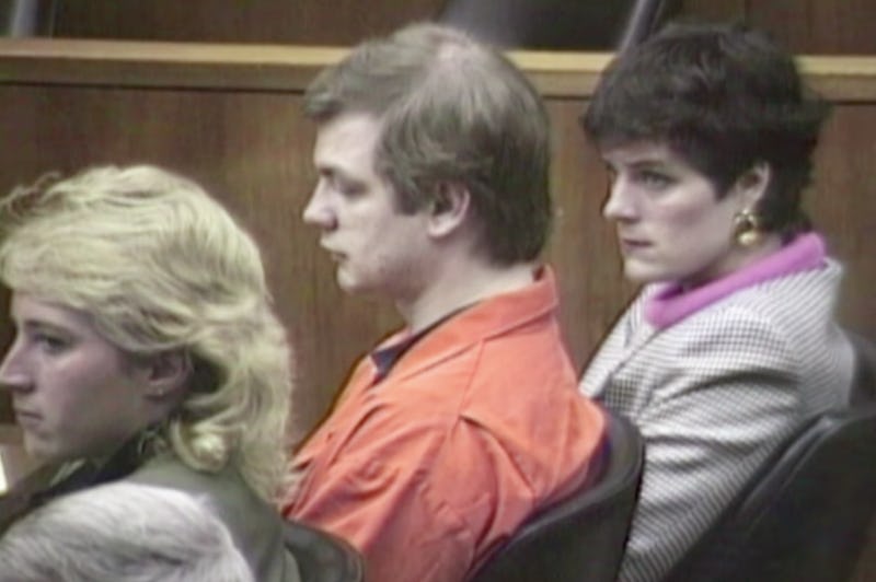 Terrifying Jeffrey Dahmer Documentaries & Movies That True Crime Fans ...