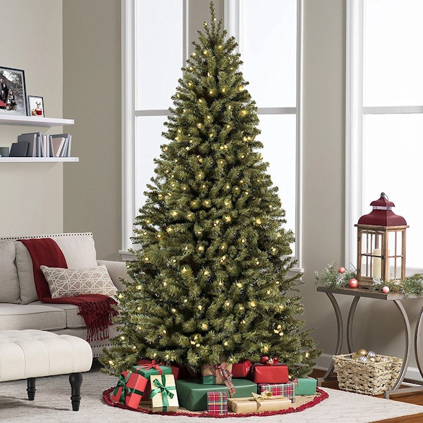 7 RealLooking Christmas Trees