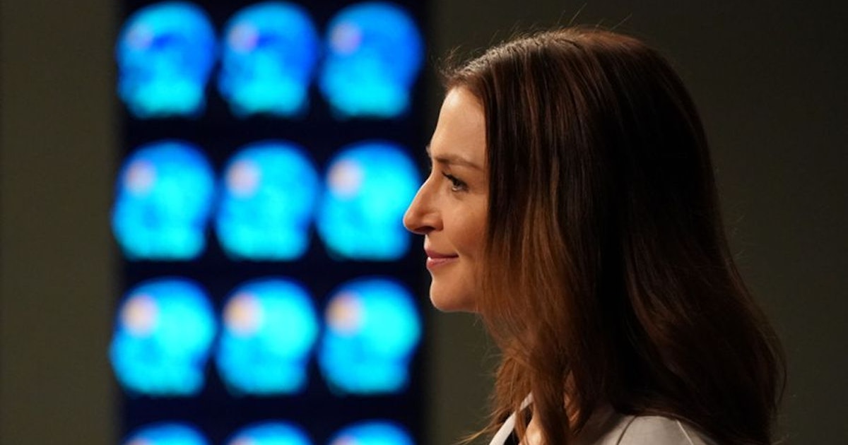 Will Amelia's Brain Tumor Get Removed On 'Grey's Anatomy'? She Faces An  Uphill Battle
