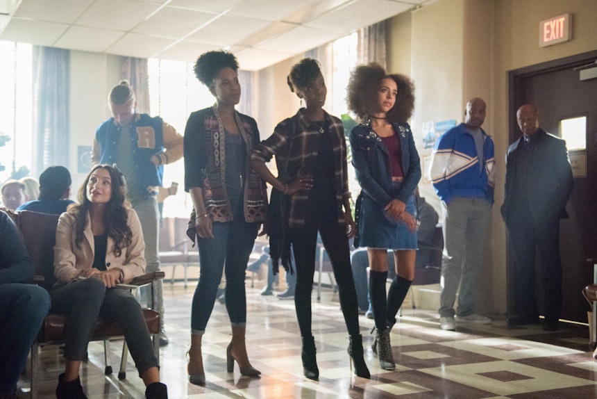 How Many Episodes Are In 'Riverdale' Season 2? Get Ready ...
