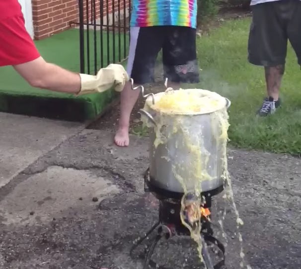 5 Funny Deep Fried Turkey Fails From Thanksgivings Past