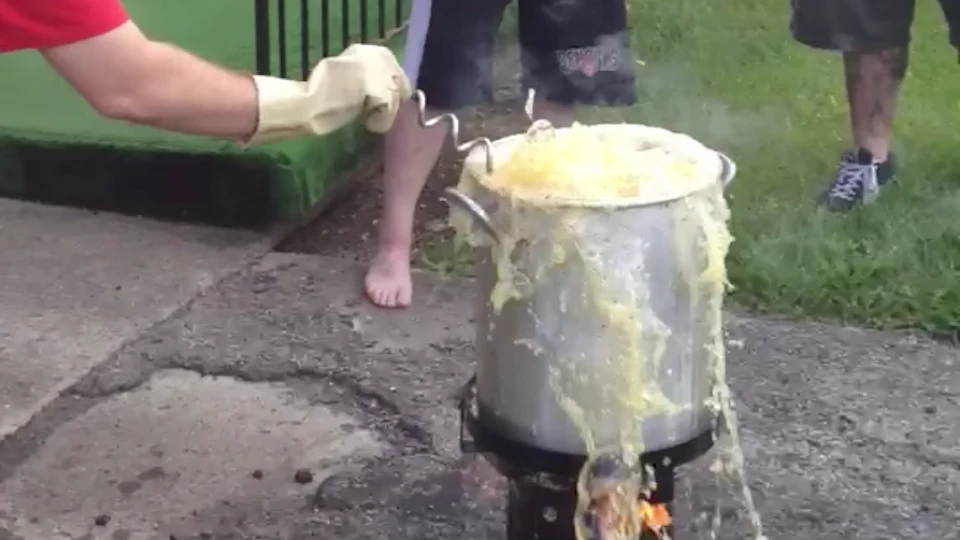 5 Funny Deep Fried Turkey Fails From Thanksgivings Past