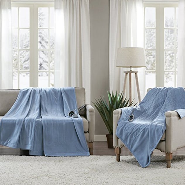The 8 Best Fuzzy Blankets