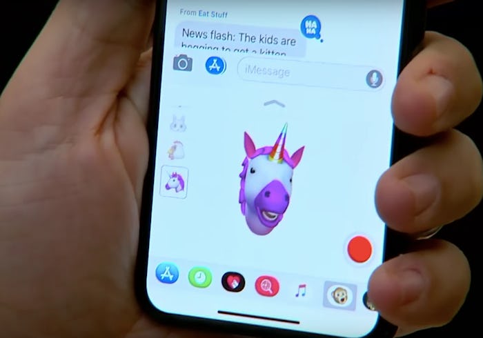 A unicorn animoji on the iMessage interface