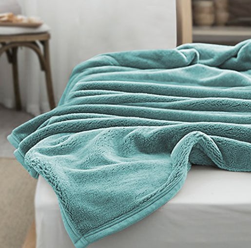 The 8 Best Fuzzy Blankets