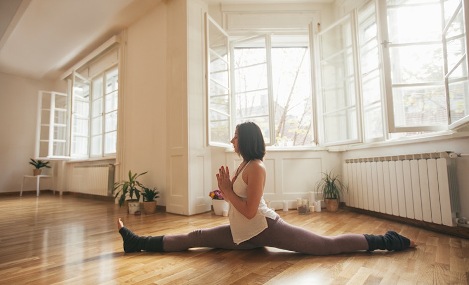 7 Stretches For Doing The Splits That'll Help You Get More & More ...