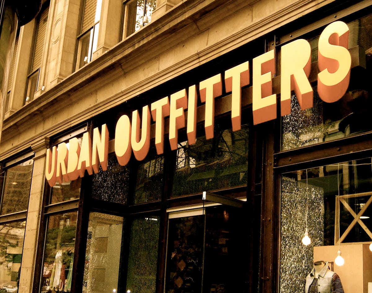 Urban Outfitters 2017 Black Friday Deals Are Here You Re Going To Want To Kiss The Store