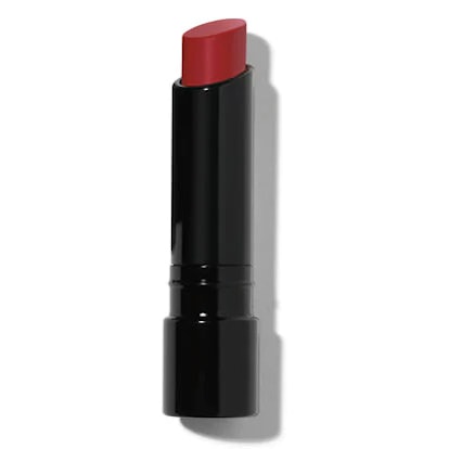 11 Smudge-Proof Lipsticks For All Your Holiday Mistletoe Encounters