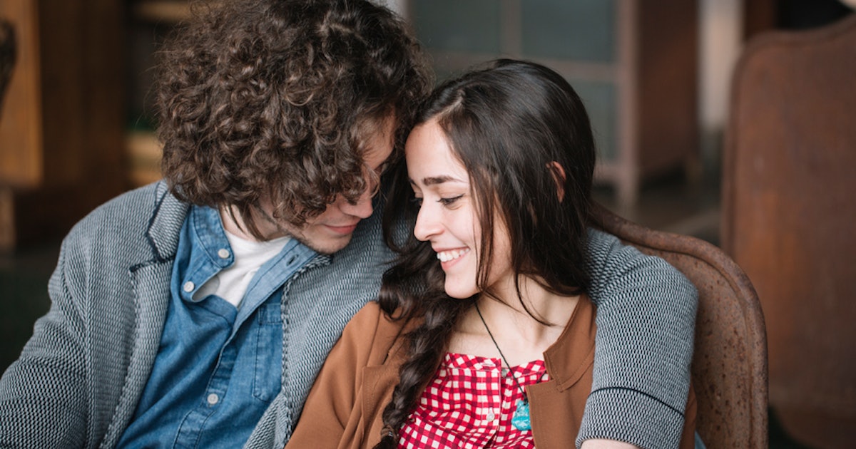 What To Say On A First Date When You Feel The Conversation Fading