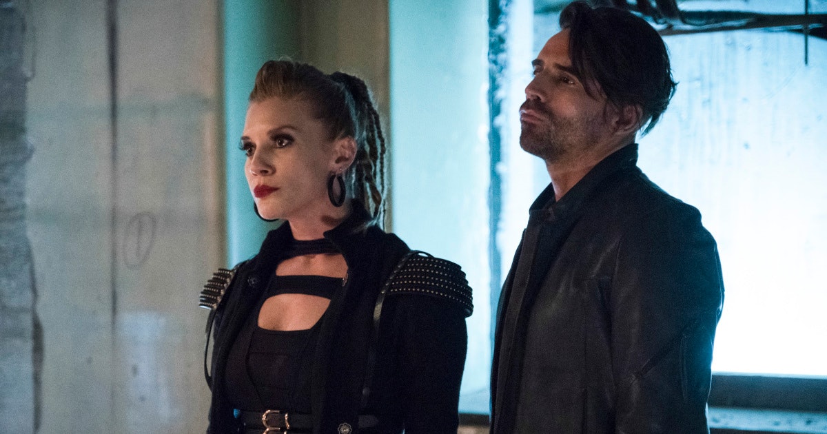 Betrouwbaar residu Beschrijvend Who Is Amunet On 'The Flash'? Katee Sackhoff's Steely Comics Villain Wants  Something From Caitlin