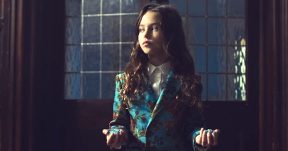 The Girl In Harry Styles Kiwi Video Is An Actor You Ve Probably Seen Before