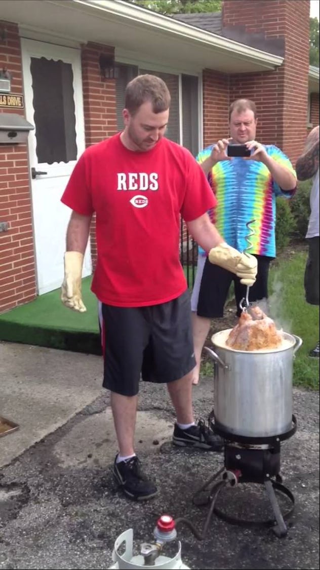 5 Funny Deep Fried Turkey Fails From Thanksgivings Past