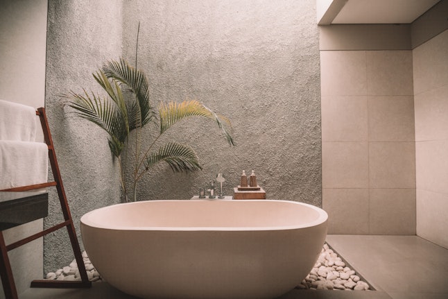 5 gross things that happen to your body when you take a bath