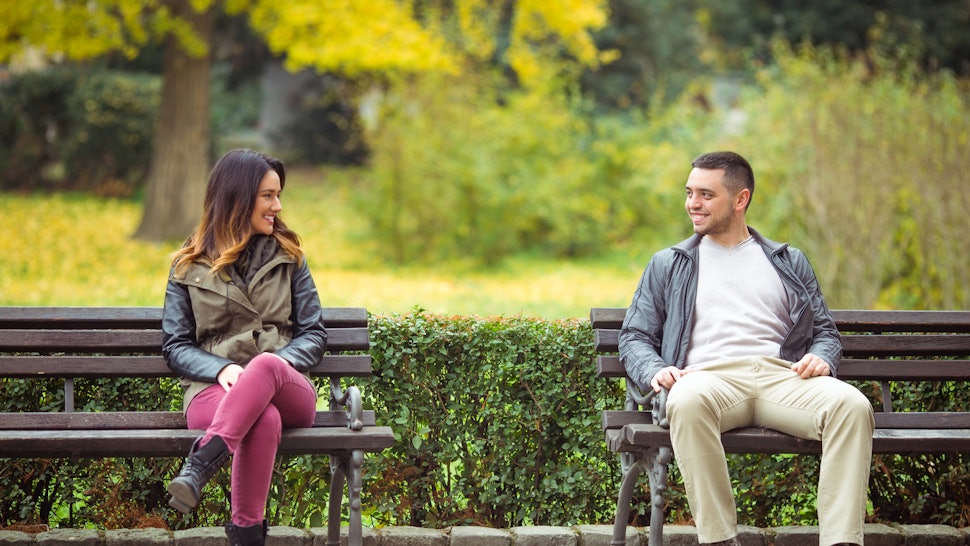 Freund flirtet mit frauen