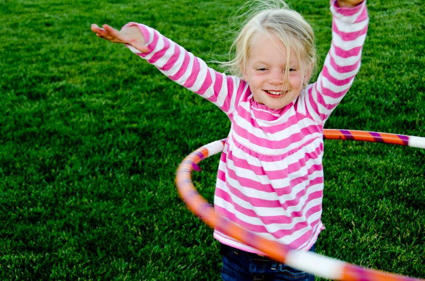  A girl of Alissa Parker spinning a hula hoop.