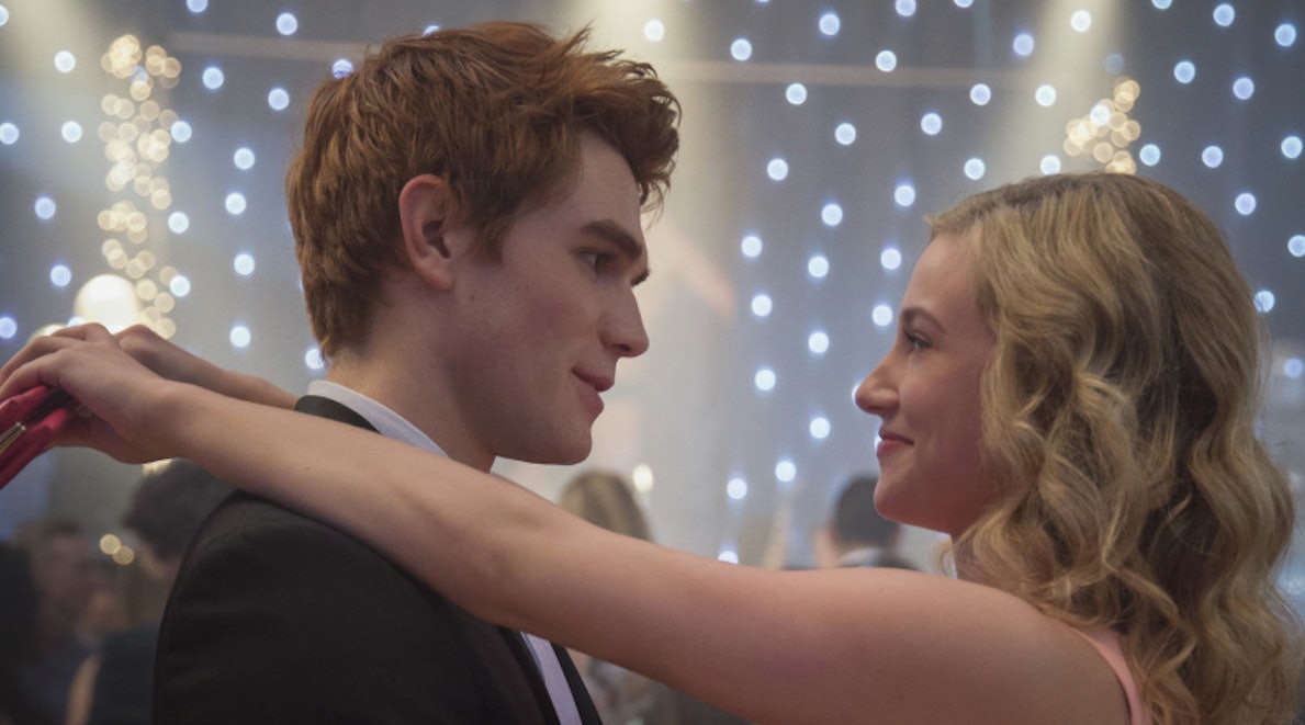 Riverdale: Why The Show Needs To Drop The Archie/Betty/Veronica Love  Triangle