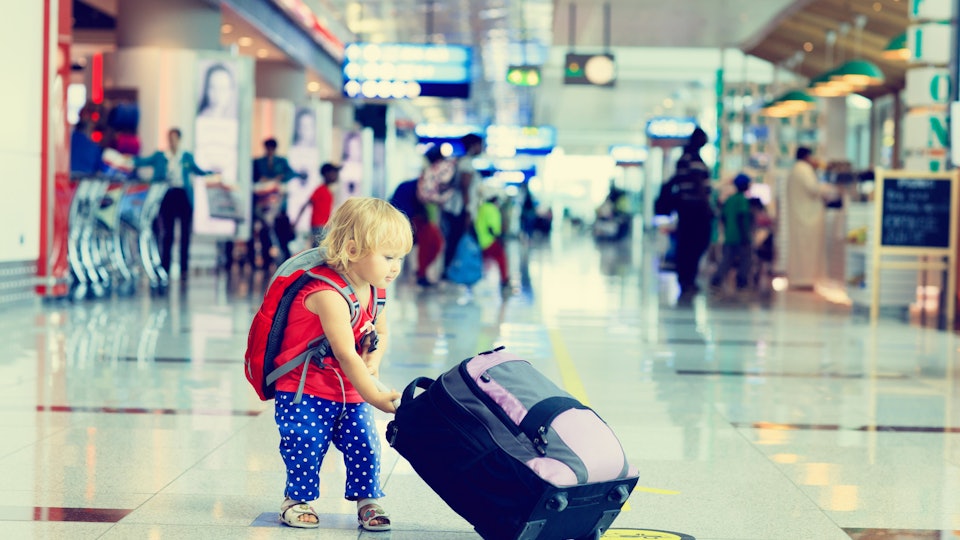 20 Airport Hacks For Traveling With Kids Because It S A Lot To Handle