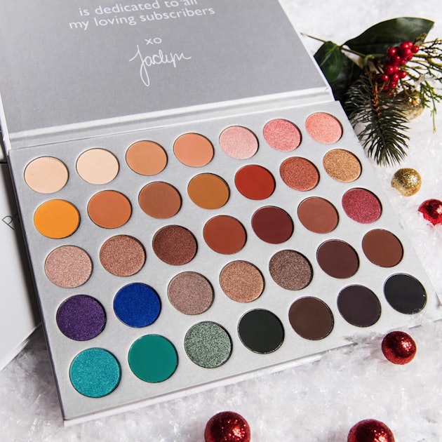 1 Million Morphe x Jaclyn Hill Palettes Were Sold In 2017 & Fans Are  Gushing With Support