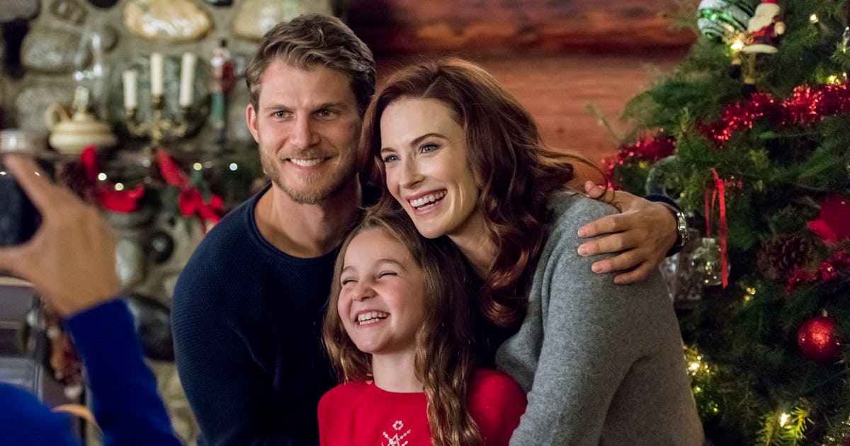 Is Christmas Getaway Based On A True Story This Hallmark Movie Will Make A Hopeless Romantic Out Of You Christmas Getaway Hallmark Movie Where Filmed 2021