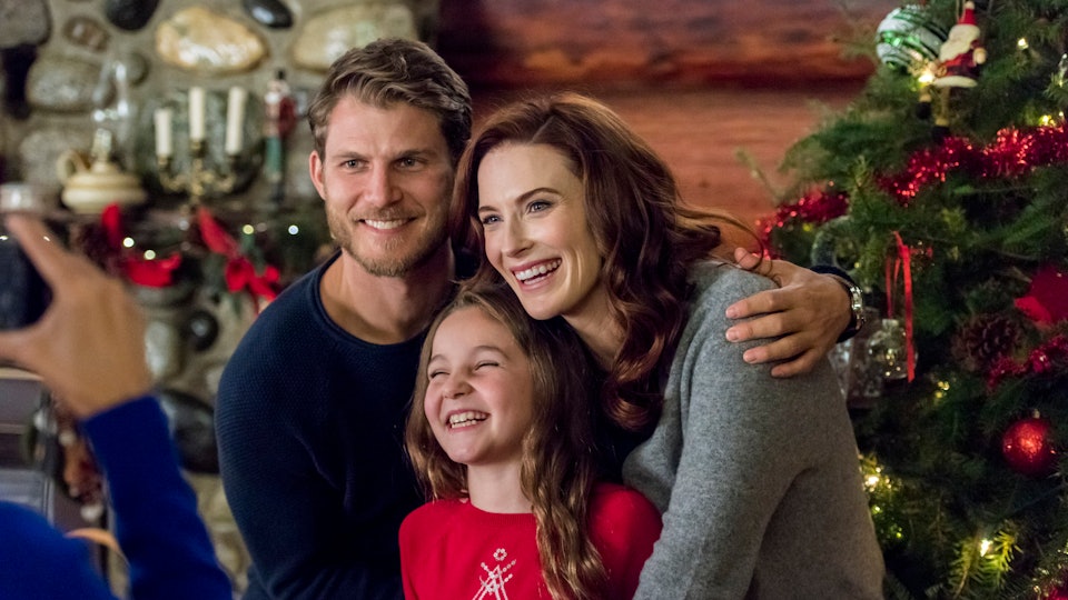 Is 'christmas getaway' based on a true story? this hallmark movie will make a hopeless romantic Is 'Christmas Getaway' Based On A True Story? This Hallmark Movie Will Make A Hopeless Romantic