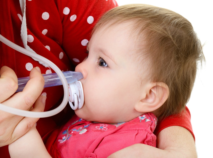 How to Use a Bulb Syringe or NoseFrida Nasal Aspirator to Clear Your Baby's  Congestion 