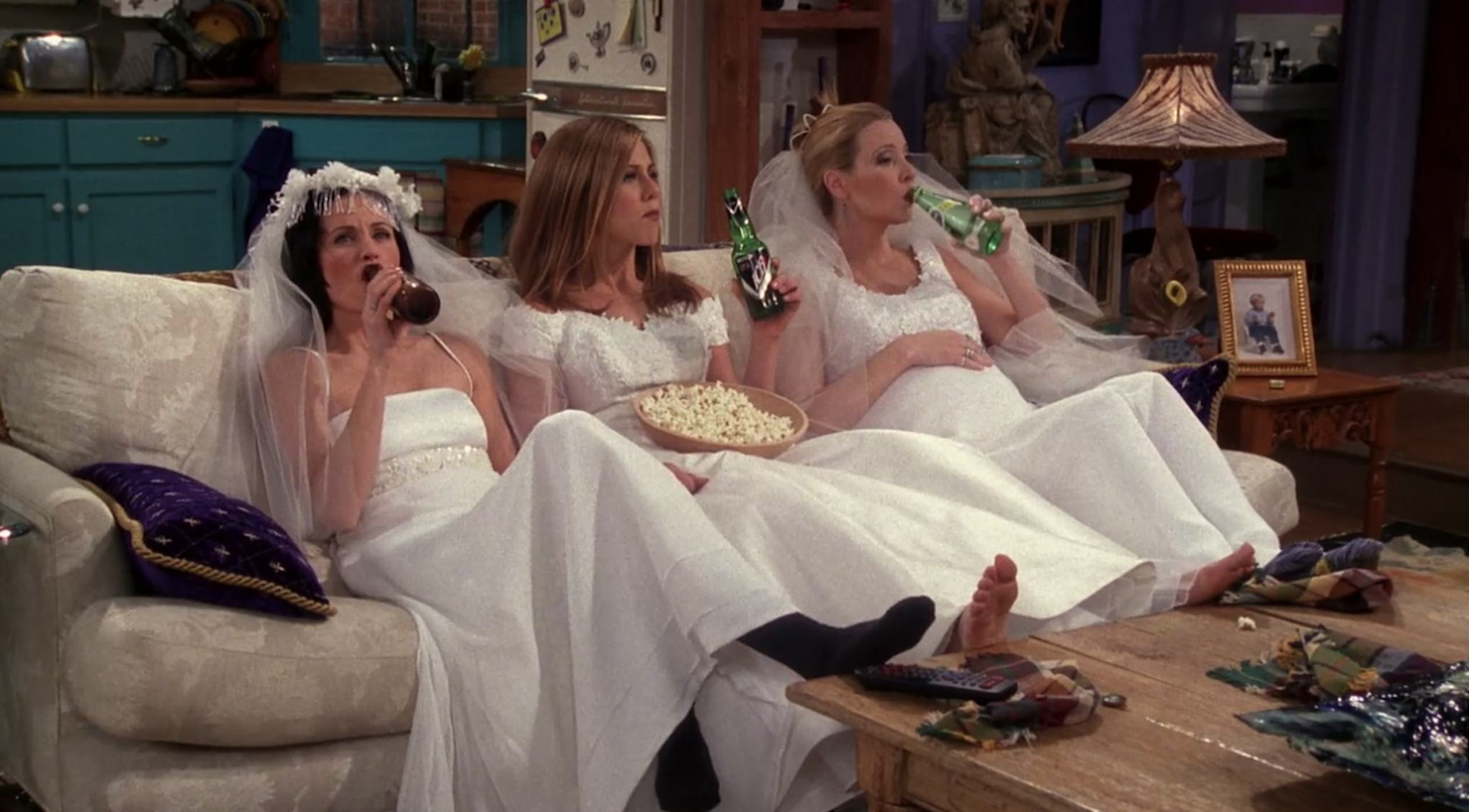 8 Monica Rachel And Phoebe Moments From Friends All Roommates Can Appreciate