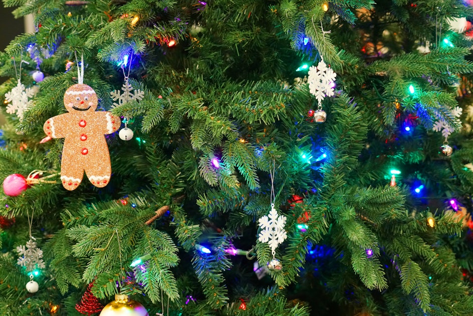 When Should You Take Down Christmas Decorations? There Are A Few Options