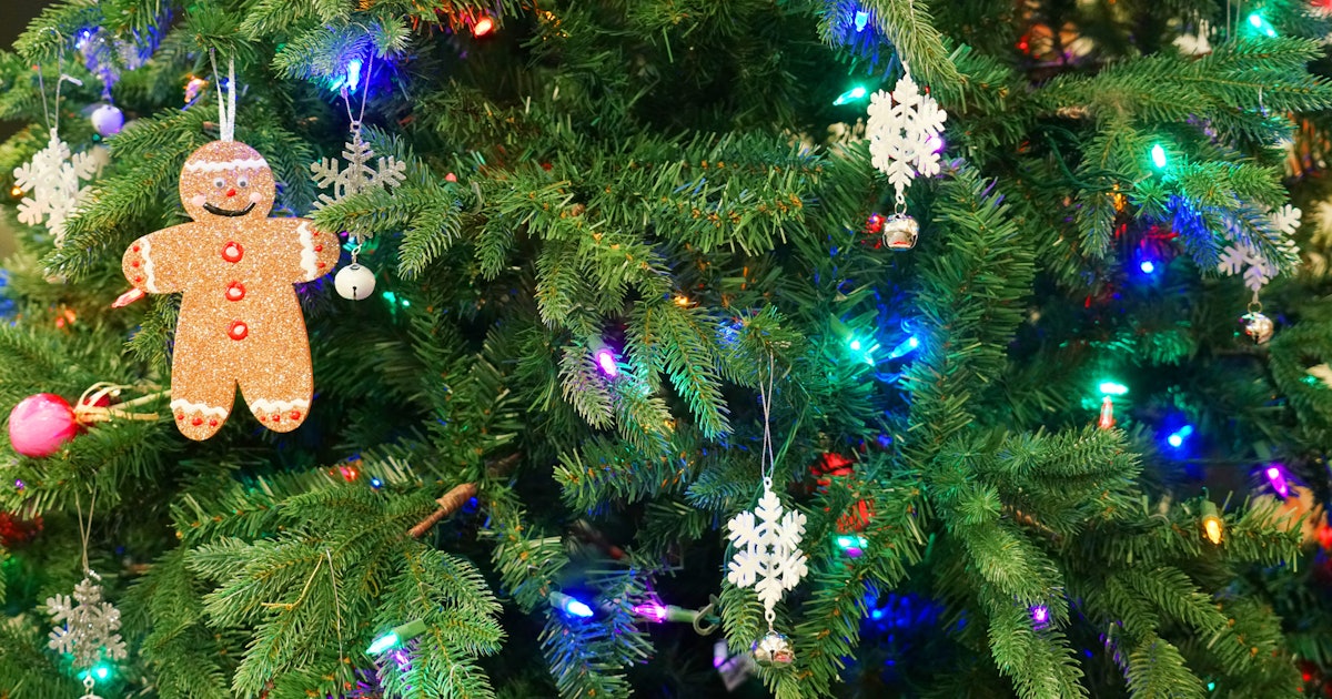 When Should You Take Down Christmas Decorations? There Are A Few Options