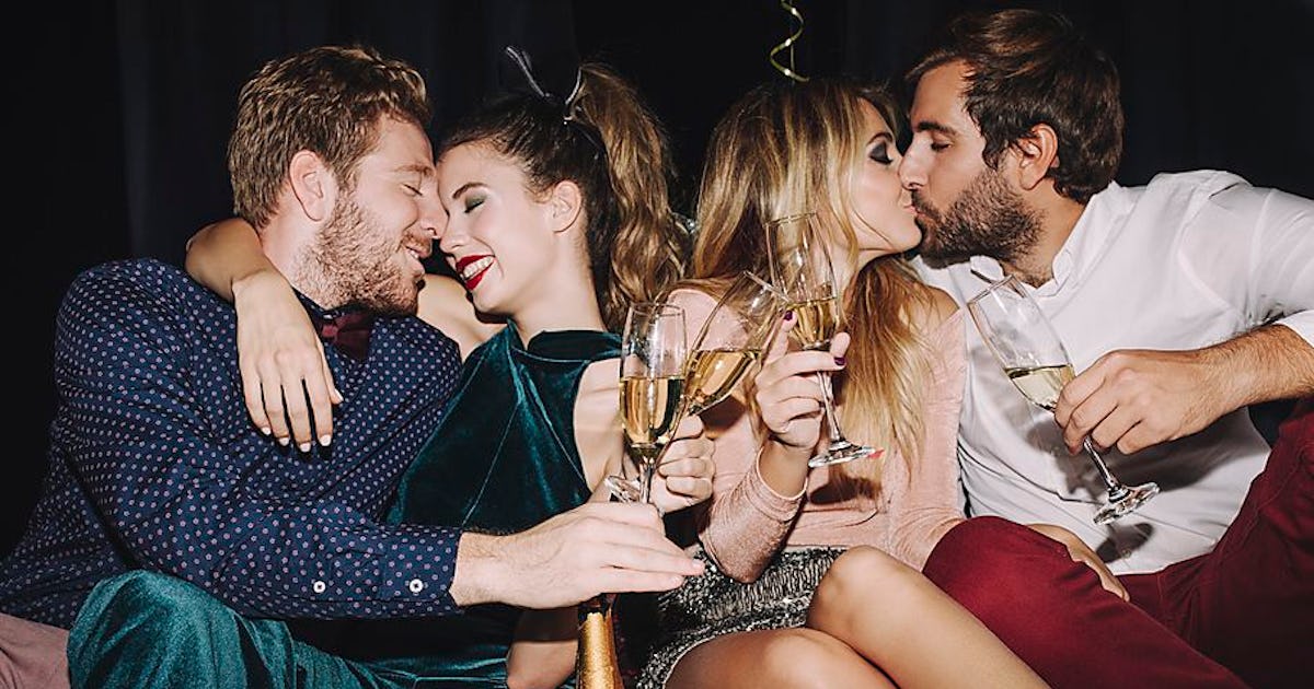 New Year Kiss Friends These Cute New Year S Kiss Stories Will Make You So Excited For Nye New Year Kiss Friends These Cute New Year S Kiss Stories Will Make You So Excited For Nye