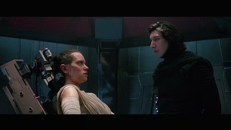 9 Kylo Ren Rey Relationship Clues From The Force Awakens That Could Be Major For Reylo Shippers