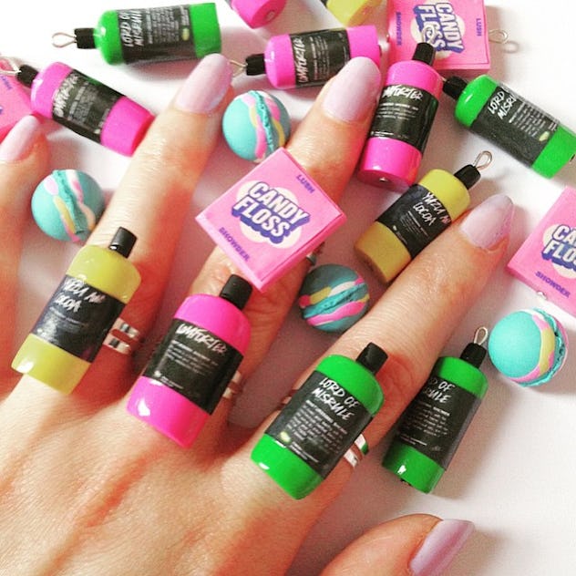 This Etsy Shop Sells Custom LUSH Jewelry That's Perfect For Bath Bomb