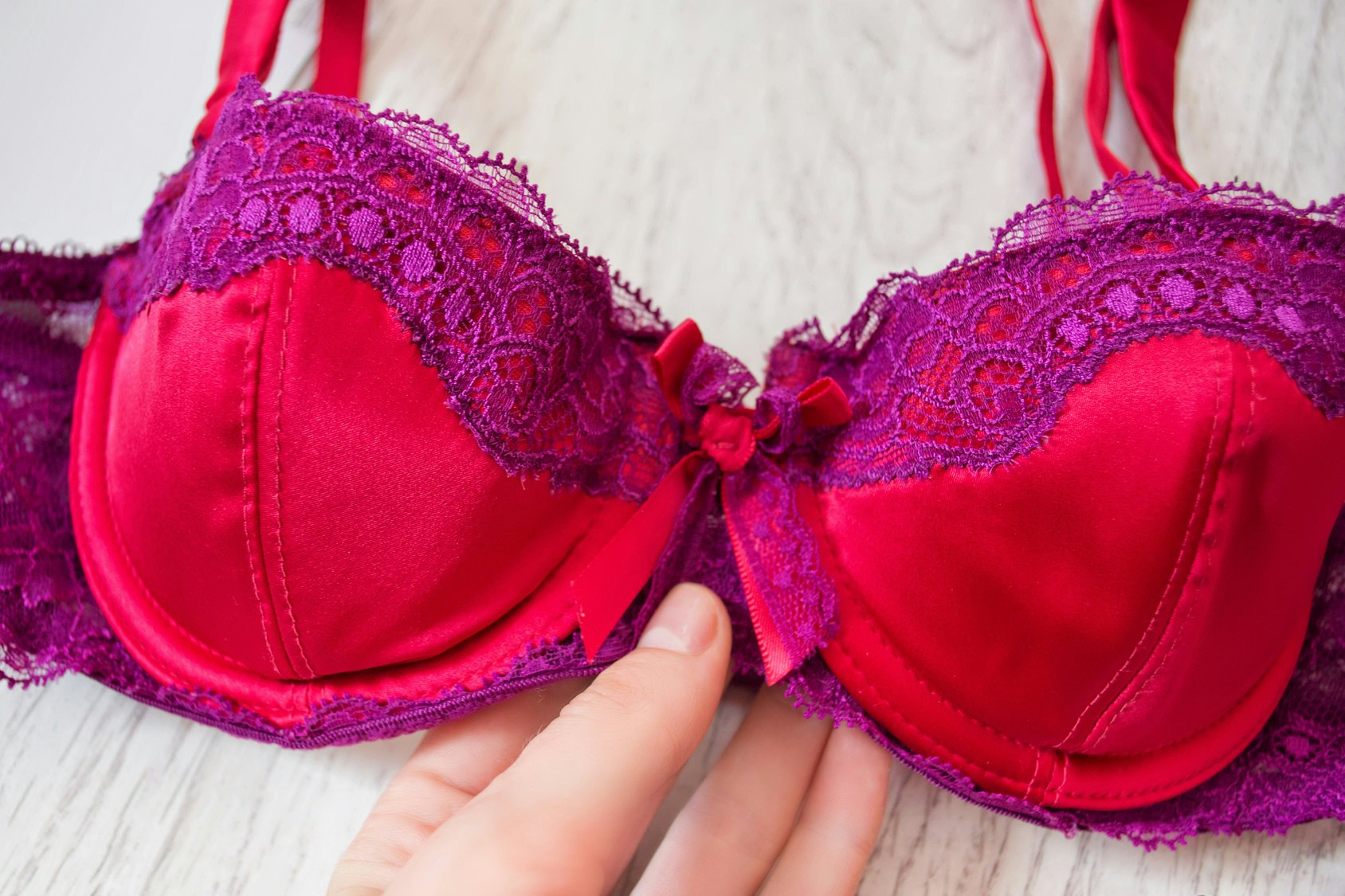 11 Signs of Tight Bra Syndrome - Event & Newsletter