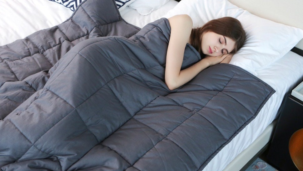 6 Benefits Of Using A Weighted Blanket That Ll Make You Want To