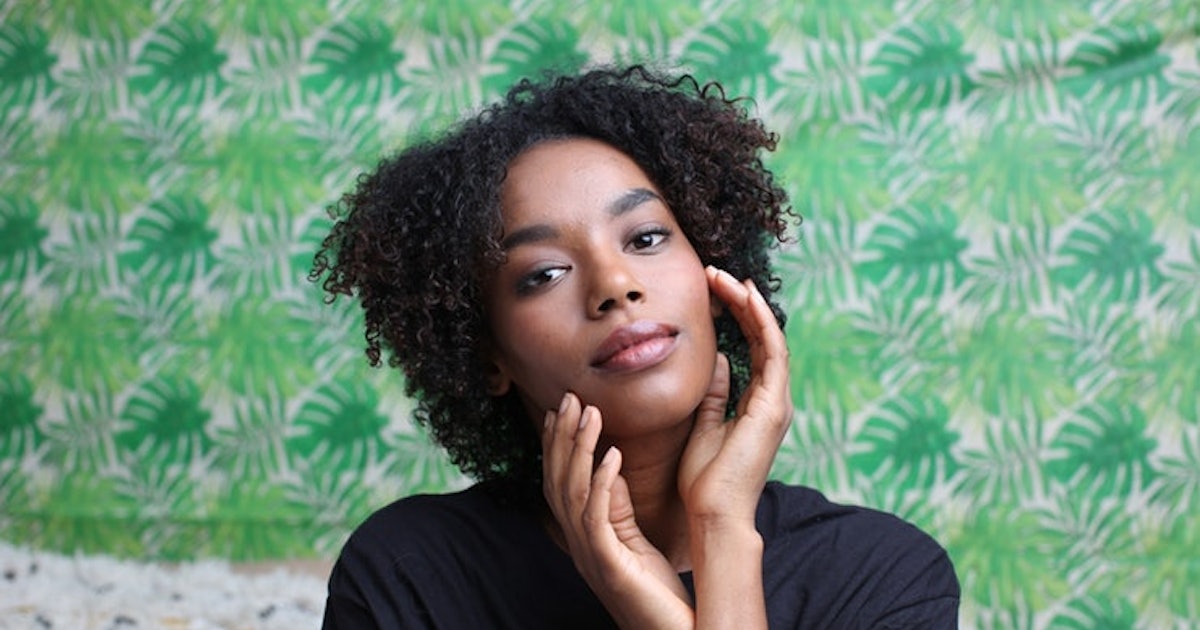 9 Things WOC Need To Know Before Using A Diffuser On Natural Hair,  According To A Stylist