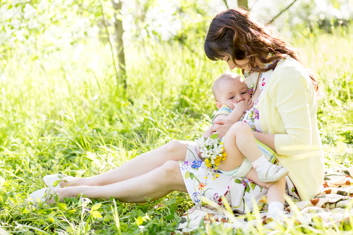 How To Keep A Baby From Overheating While Breastfeeding, Because There