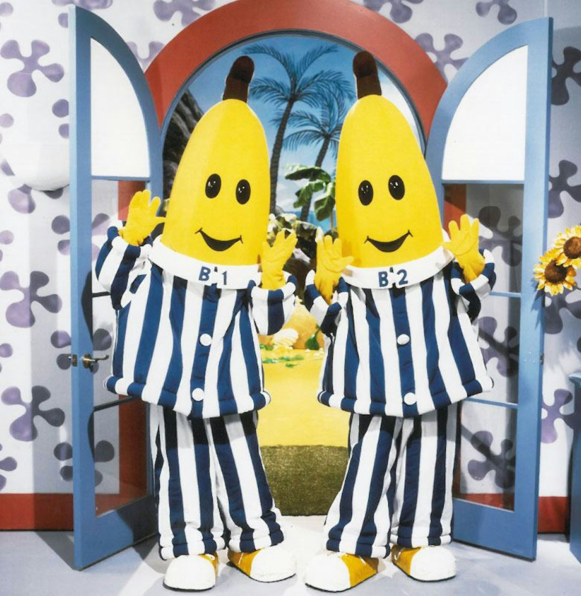 Featured image of post Original Bananas In Pyjamas Characters Bananas in pyjamas is an australian childrens television show that premiered on 20 july 1992 on abc it has since become syndicated in many different the main characters are two anthropomorphic bananas named b1 and b2