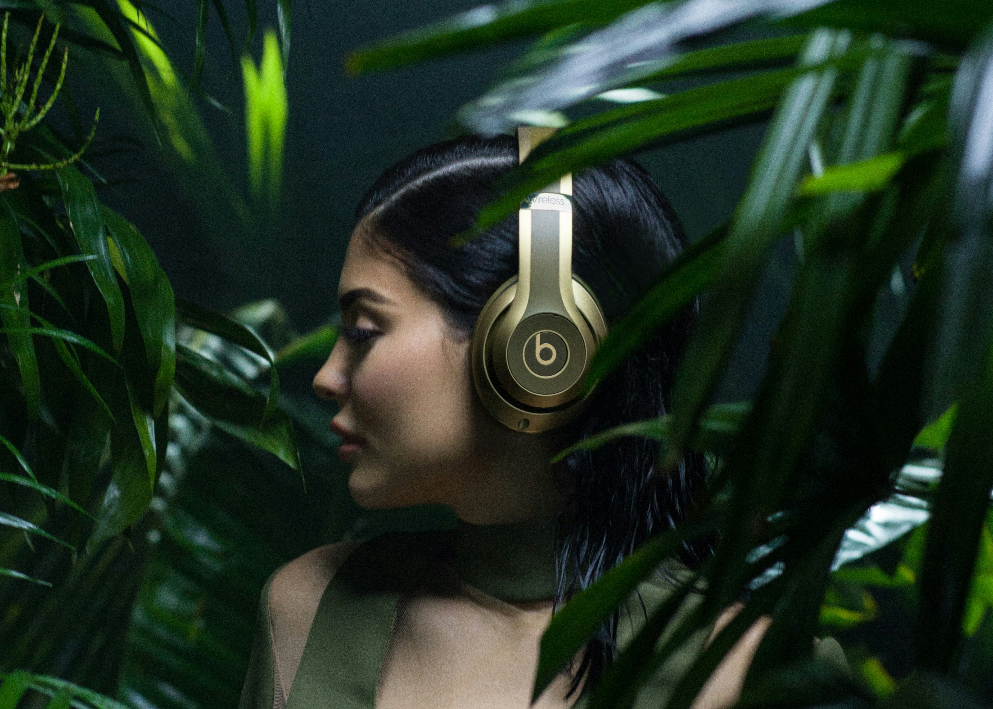 kylie jenner beats by dr dre