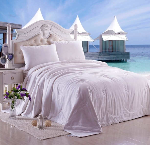 The 10 Best Silk Sheets