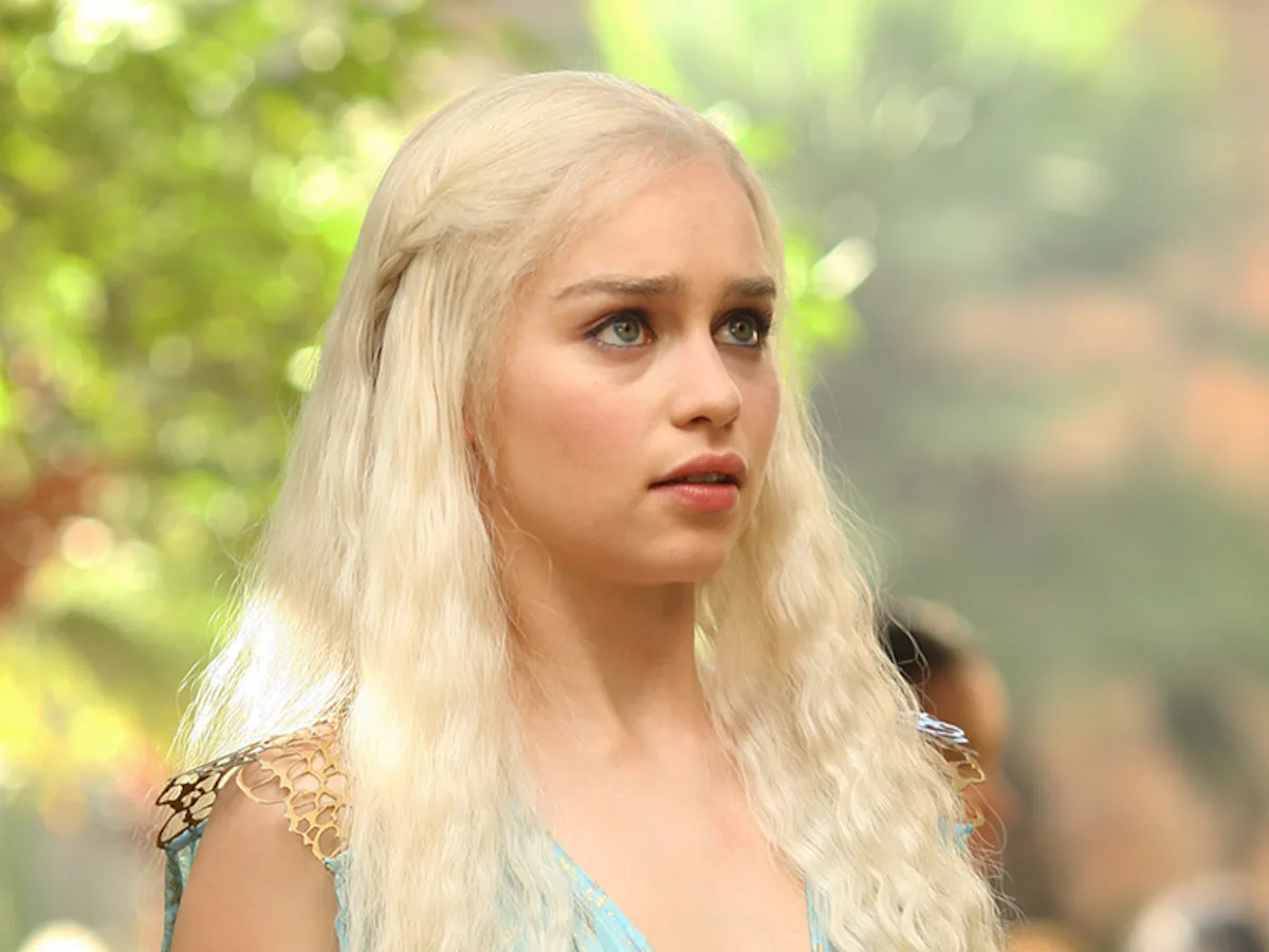 Daenerys Targaryen Is Inspiring People To Bring Back This '90s Beauty Trend Daenerys Targaryen Is Inspiring People To Bring Back This '90s Beauty Trend