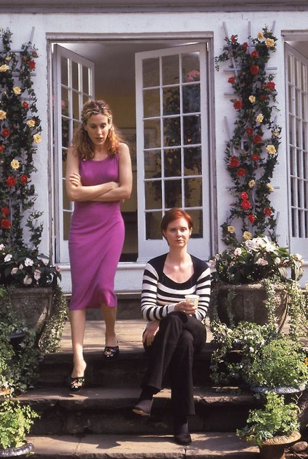 11 Carrie Bradshaw Outfits From 'Sex And The City' That Are Totally ...