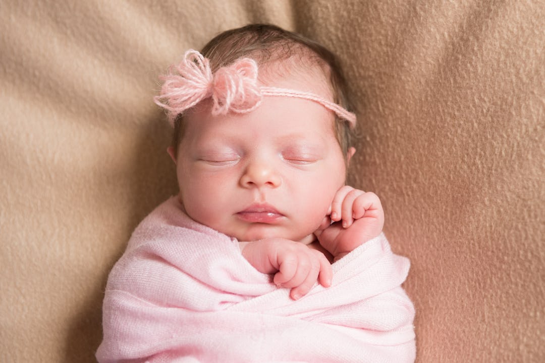 When Should You Stop Swaddling A Baby? Those Baby Burritos Can't Last