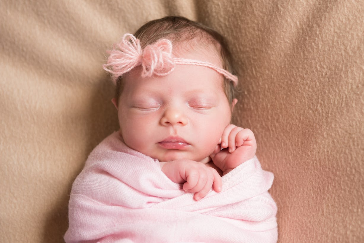 When Should You Stop Swaddling A Baby? Those Baby Burritos Can't Last