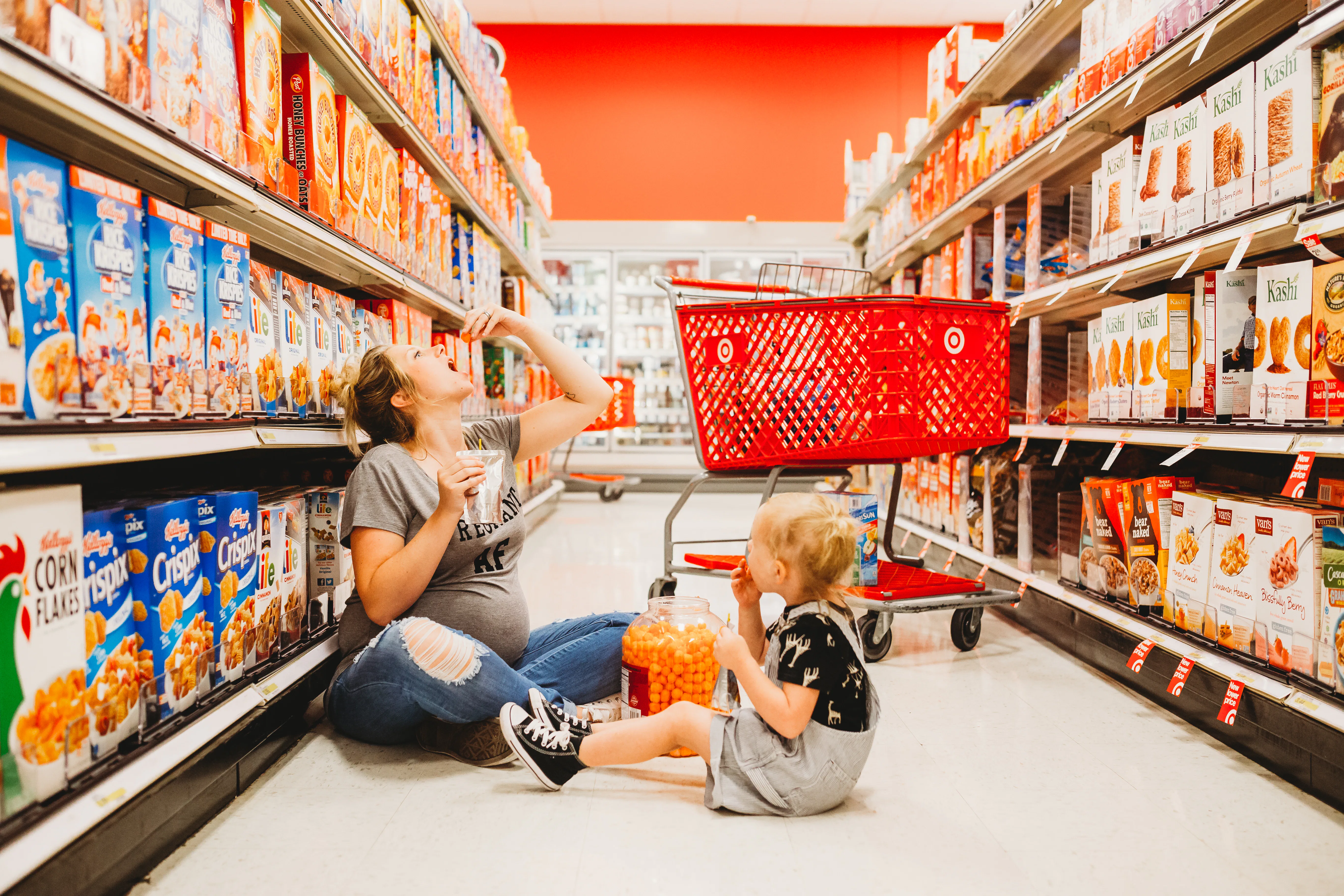 This Mom Did Her Maternity Photo Shoot At Target, & It Is Everything