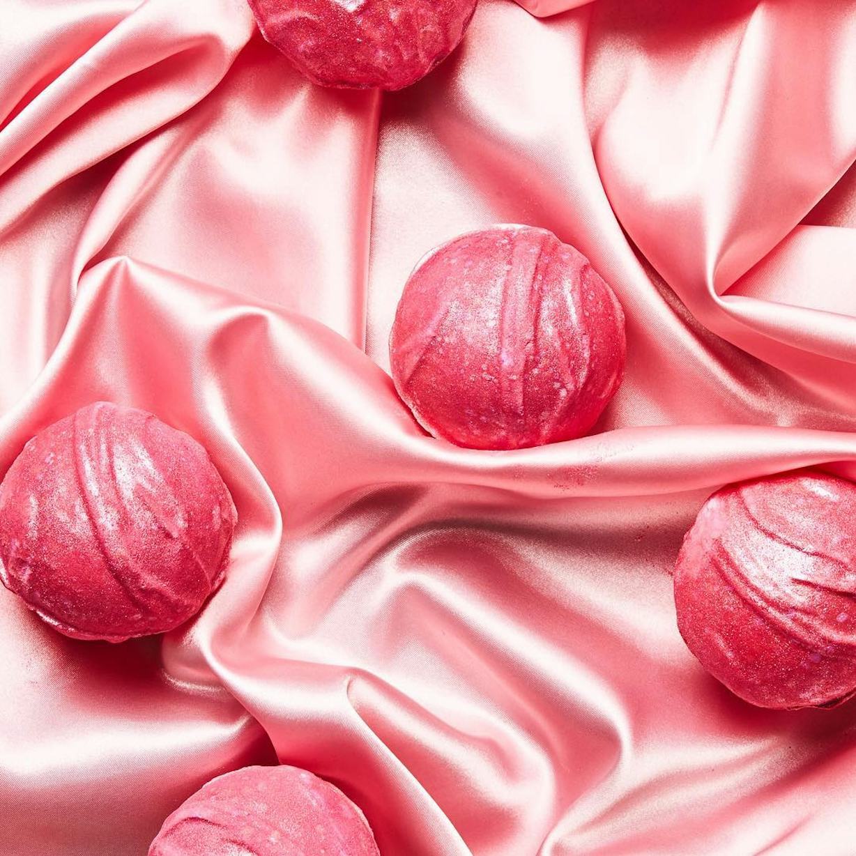 How To Get A LUSH Bath Bomb Subscription So You Never, Ever Run Out