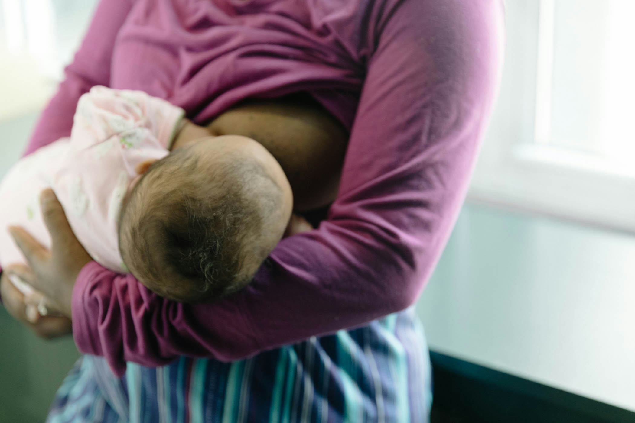 5 Reasons A Baby Can’t Properly Latch That'll Explain Your
