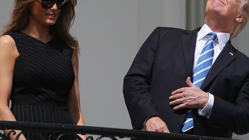 This Photo Of Trump Looking At The Eclipse Shows Him Doing The One Thing You Re Not Supposed To Do